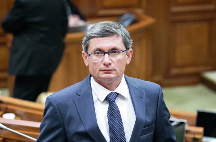 Moldova parlamentinin sədri İqor Qrosu