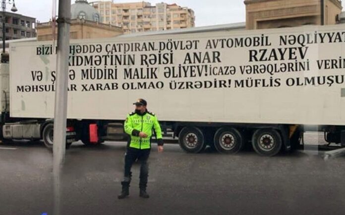 Bakıda yük maşınlarının yolu bağlamasına görə cinayət işi başlanılıb