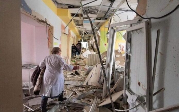 Ukraynada doğum evinə aviahücum zamanı 17 nəfər xəsarət alıb