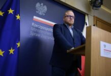 Rusiya 45 polşalı diplomatı ölkədən çıxarıb Kşiştof Krayevski