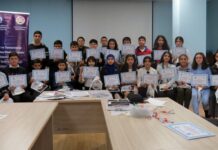 Azad Müəllimlər İctimai Birliyinin həyata keçirdiyi layihə çərçivəsində yekun dəyərləndirmə dəyirmi masası keçirildi Azad Müəllimlər İctimai Birliyinin həyata keçirdiyi layihə çərçivəsində yekun dəyərləndirmə dəyirmi masası keçirildi