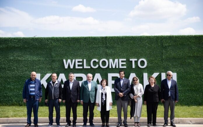 İqtisadi Əməkdaşlıq Təşkilatı Parlament Assambleyasının (İƏT PA) Üçüncü Ümumi Konfransı iştirakçıları Şuşa şəhərində