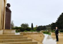 Prezident faşizm üzərində Qələbə uğrunda həlak olan Azərbaycan övladlarının xatirəsini ehtiramla anıb