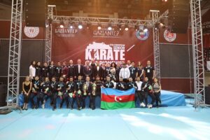 Azərbaycanın karate komandası Avropa çempionatında gümüş medal qazanıb