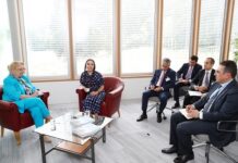 Heydər Əliyev Fondunun vitse-prezidenti Leyla Əliyeva Cenevrədə “Mənim dənizlərim, mənim okeanlarım” sərgisinin açılışında iştirak edib Heydər Əliyev Fondunun vitse-prezidenti Leyla Əliyeva Cenevrədə “Mənim dənizlərim, mənim okeanlarım” sərgisinin açılışında iştirak edib