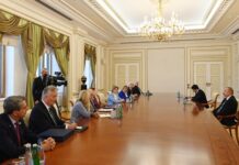 Prezident İlham Əliyev Nizami Gəncəvi Beynəlxalq Mərkəzinin həmsədrlərini və İdarə Heyətinin üzvlərini qəbul edib Prezident İlham Əliyev Nizami Gəncəvi Beynəlxalq Mərkəzinin həmsədrlərini və İdarə Heyətinin üzvlərini qəbul edib