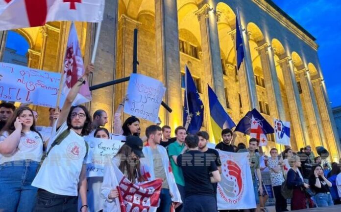 Gürcüstanda aksiyaçılar Baş nazirin istefasını tələb edir