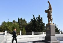 Prezident İlham Əliyev Sumqayıt Şəhidlər xiyabanında aparılan əsaslı təmir və yenidənqurma işləri ilə tanış olub Prezident İlham Əliyev Sumqayıt Şəhidlər xiyabanında aparılan əsaslı təmir və yenidənqurma işləri ilə tanış olub