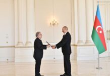 Prezident İlham Əliyev Dominikanın Azərbaycanda yeni təyin olunan səfirinin etimadnaməsini qəbul edib Prezident İlham Əliyev Dominikanın Azərbaycanda yeni təyin olunan səfirinin etimadnaməsini qəbul edib