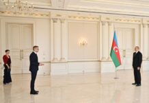 Prezident İlham Əliyev İsveçin Azərbaycanda yeni təyin olunan səfirinin etimadnaməsini qəbul edib Prezident İlham Əliyev İsveçin Azərbaycanda yeni təyin olunan səfirinin etimadnaməsini qəbul edib