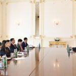 Azərbaycan Respublikasının Prezidenti İlham Əliyev avqustun 25-də Koreya Respublikası Prezidentinin xüsusi nümayəndəsi, Busan şəhərinin “Ekspo 2030” Ümumdünya Sərgisinə ev sahibliyinə namizədliyini dəstək üzrə Xüsusi Komitənin sədri So Byoq Sunun başçılıq etdiyi nümayəndə heyətini qəbul edib