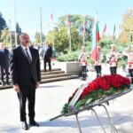 Prezident İlham Əliyev Sofiyada naməlum əsgərin məzarını ziyarət edib