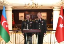 Türkiyənin milli müdafiə naziri Hulusi Akar və Azərbaycanın müdafiə naziri general-polkovnik Zakir Həsənov