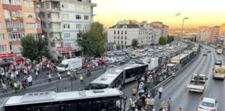 İstanbulda sərnişin nəqliyyat vasitələrinin toqquşması nəticəsində 42 nəfər xəsarət alıb