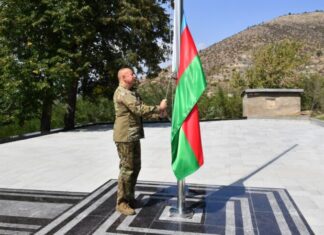 Prezident İlham Əliyev Laçın şəhərində Azərbaycan Bayrağını ucaldıb