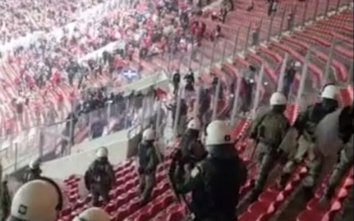 "Qarabağ" azarkeşləri Yunanıstanda hücuma məruz qalıb