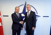 Stoltenberq Akarla görüşdə Türkiyəyə təşəkkürünü bildirib Türkiyənin milli müdafiə naziri Hulusi Akar və NATO Baş Qərargahında Alyansın Baş katibi Yens Stoltenberq