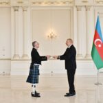 Azərbaycan Respublikasının Prezidenti İlham Əliyev Böyük Britaniya və Şimali İrlandiya Birləşmiş Krallığının ölkəmizdə yeni təyin olunmuş fövqəladə və səlahiyyətli səfiri Fergus Auldun etimadnaməsini qəbul edib