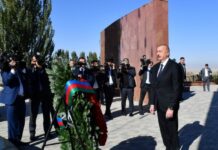Prezident İlham Əliyev Bişkekdə “Ata-Beyit” Milli Tarixi-Memorial Kompleksini ziyarət edib