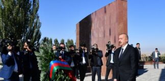 Prezident İlham Əliyev Bişkekdə “Ata-Beyit” Milli Tarixi-Memorial Kompleksini ziyarət edib