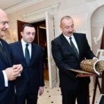 Prezident İlham Əliyev və Gürcüstanın Baş naziri İrakli Qaribaşvili “Qarabağ xanlığının irsi” sərgisi ilə tanış olublar