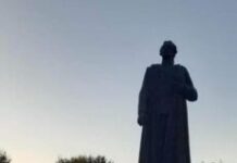 İrəvanda Njdenin heykəlinə “Xameneiyə ölüm” yazıblar Qaregin Njde