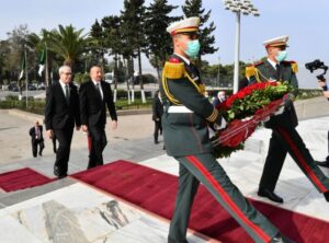 Prezident İlham Əliyev paytaxt Əlcəzairdə Şəhidlər abidəsini və Milli Mücahidlər Muzeyini ziyarət edib