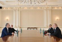 Prezident İlham Əliyev Formula 1 Qrupunun İdarə Heyətinin sədrini və qrupun məsləhətçisini qəbul edib Azərbaycan Respublikasının Prezidenti İlham Əliyev noyabrın 22-də Formula 1 Qrupunun İdarə Heyətinin sədri və prezidenti Stefano Domenikalini və Formula 1 Qrupunun məsləhətçisi Flavio Briatoreni qəbul edib