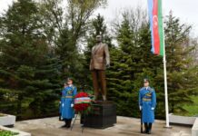 Prezident İlham Əliyev Belqraddakı Taşmaydan parkında Ümummilli Lider Heydər Əliyevin və Milorad Paviçin abidələrini ziyarət edib