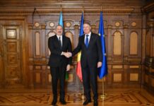 Azərbaycan Prezidenti İlham Əliyevin Rumıniya Prezidenti Klaus Yohannis ilə görüşü olub Buxarestdə Azərbaycan Respublikasının Prezidenti İlham Əliyevin Rumıniya Prezidenti Klaus Yohannis ilə görüşü olub