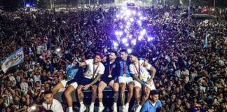 Argentina hakimiyyəti izdiham səbəbindən milli komandanı helikopterlə təxliyə edib