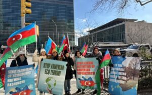 Nyu-Yorkda yaşayan azərbaycanlılar BMT-nin binası qarşısında aksiya