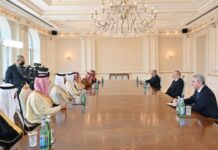 Prezident İlham Əliyev Səudiyyə Ərəbistanı Krallığının investisiya nazirinin başçılıq etdiyi nümayəndə heyətini qəbul edib Prezident İlham Əliyev Səudiyyə Ərəbistanı Krallığının investisiya nazirinin başçılıq etdiyi nümayəndə heyətini qəbul edib