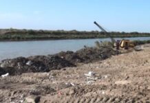 Baş Mil-Muğan Kollektoru lildən təmizlənir Baş Mil-Muğan Kollektoru