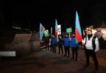 Havanın soyuq olmasına baxmayaraq, Xankəndi-Laçın yolunda etiraz aksiyası axşam da davam edir Xankəndi-Laçın yolunda etiraz aksiyası