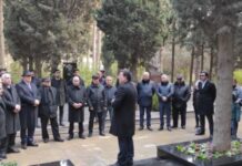 Zəlimxan Yaqubun xatirəsi şairin məzarı önündə anılıb