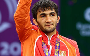 Azərbaycanın tanınmış güləşçisi, yeniyetmələr arasında olimpiya çempionu, I Avropa Oyunları, Avropa və dünya çempionatının mükafatçısı Elman Muxtarov