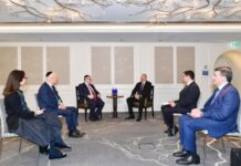 Pinhas Qoldşmit: Azərbaycanda müxtəlif dinlərin nümayəndələri üçün yaradılmış şərait digər ölkələrə nümunədir Avropa Ravvinləri Konfransının prezidenti Pinhas Qoldşmit Münxendə Prezident İlham Əliyevlə görüşündə