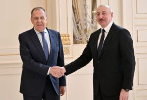 Azərbaycan Prezidenti İlham Əliyev Rusiyanın xarici işlər naziri Sergey Lavrovu qəbul edərkən