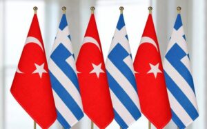 Yunanıstan və Türkiyə bayraqları