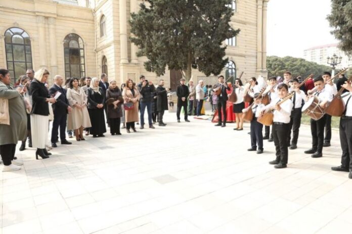 Abşeron rayonunda Novruz şənliyi böyük konsert proqramı ilə davam edib
