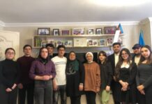ADPU tələbələri şəhid İntiqam Abbasovun ailəsini ziyarət ediblər