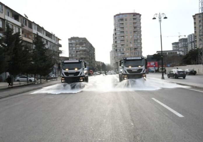 Bakının 370 küçəsi yuyulub