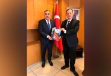 Azərbaycan səfiri Türkiyə XİN rəsmisi ilə görüşüb Azərbaycanın Türkiyədəki səfiri Rəşad Məmmədov Türkiyə Xarici İşlər Nazirliyinin Şərqi Avropa, Qafqaz və Mərkəzi Asiya üzrə baş direktoru, səfir Gökhan Turan ilə görüşüb