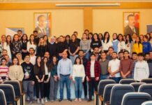 Emin Əmrullayev tələbə düşərgələrinin iştirakçıları ilə görüşüb