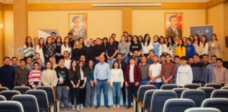 Emin Əmrullayev tələbə düşərgələrinin iştirakçıları ilə görüşüb