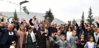 Prezident İlham Əliyev və Birinci xanım Mehriban Əliyevanın Talış kəndinin sakinləri ilə səmimi görüşü