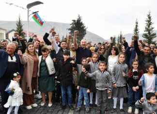 Prezident İlham Əliyev və Birinci xanım Mehriban Əliyevanın Talış kəndinin sakinləri ilə səmimi görüşü