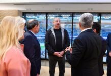 “Qalatasaray” futbol klubunun prezidenti Prezident İlham Əliyevə xatirə hədiyyələri tədqim edib