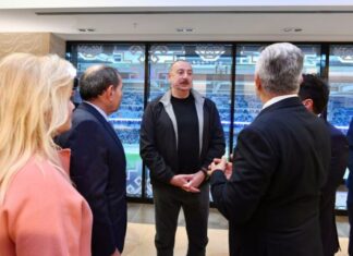 “Qalatasaray” futbol klubunun prezidenti Prezident İlham Əliyevə xatirə hədiyyələri tədqim edib